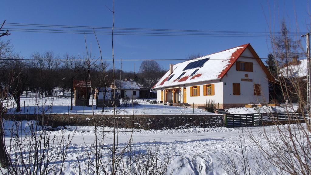 Zengővárkony Rozmaring Vendeghaz酒店 外观 照片